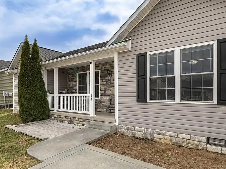 267 Dylan Cir — Photo 3
