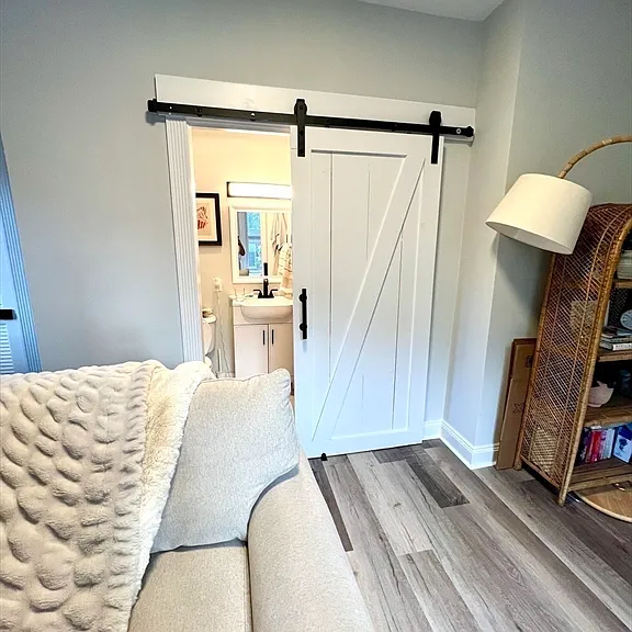 242 W 3rd St #2 — Photo 9