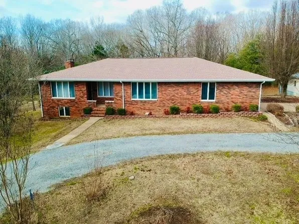 150 Vicksburg Ave, Camden, TN 38320