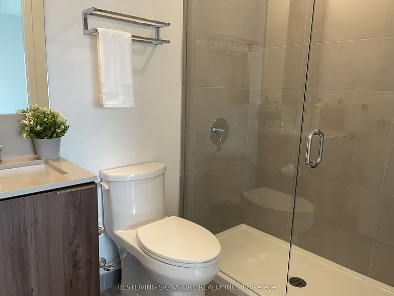 7890 Jane St #1106 — Photo 6