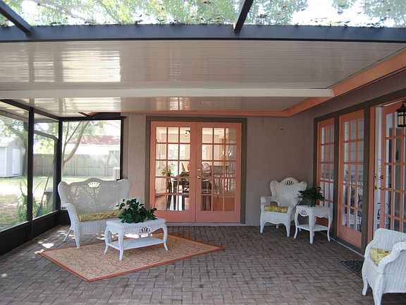 Large Screened Lanai: New Pavers