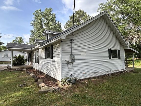 3rd image of 303 N Bayou Dr