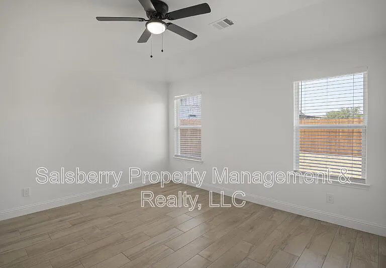 338 S 3rd St — Photo 12
