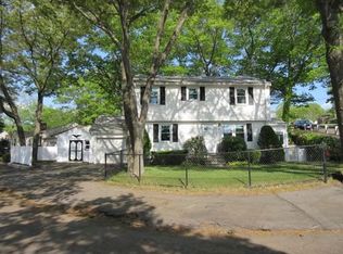 22 Cannon Rock Rd, Lynn, MA 01904
