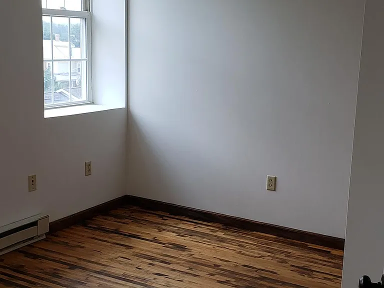 380 Walnut St #303 — Photo 3