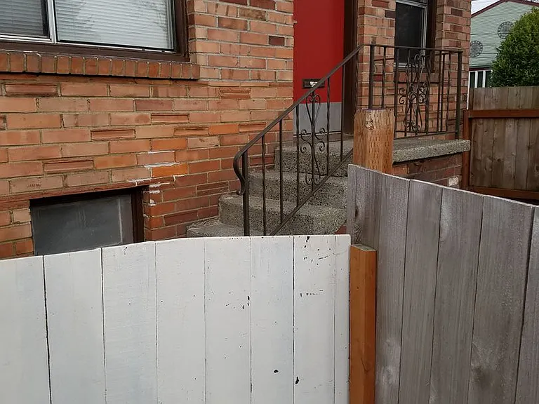 Green Lake Apartments — Photo 1