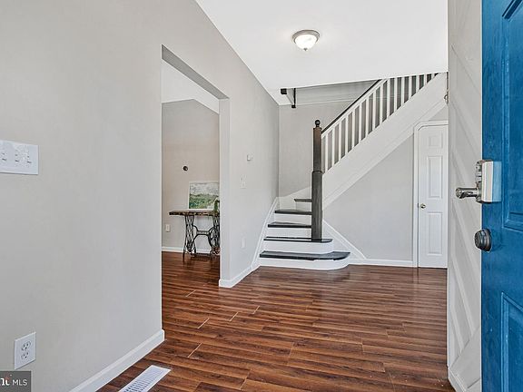 4th image of 2913 Chelsea Ter