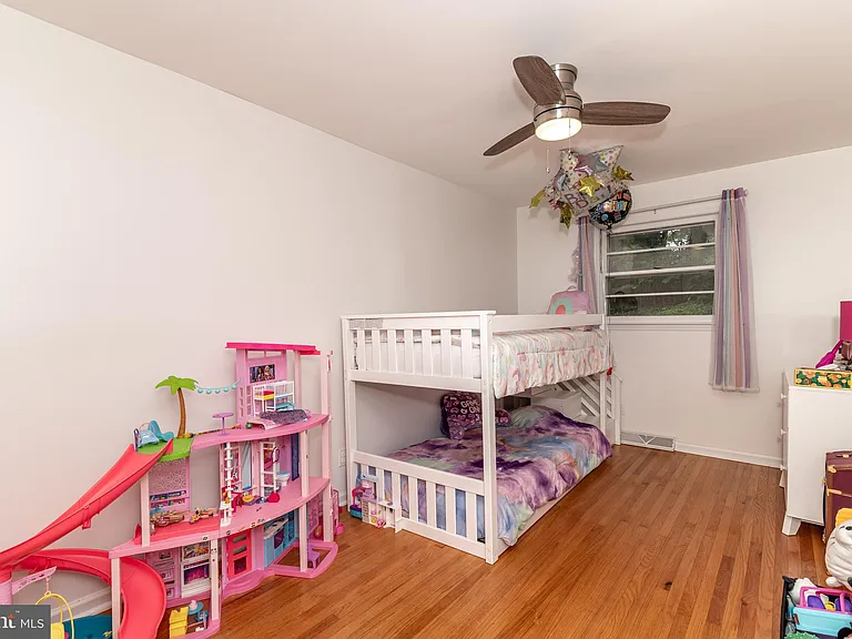 1744 Lark Ln — Photo 25