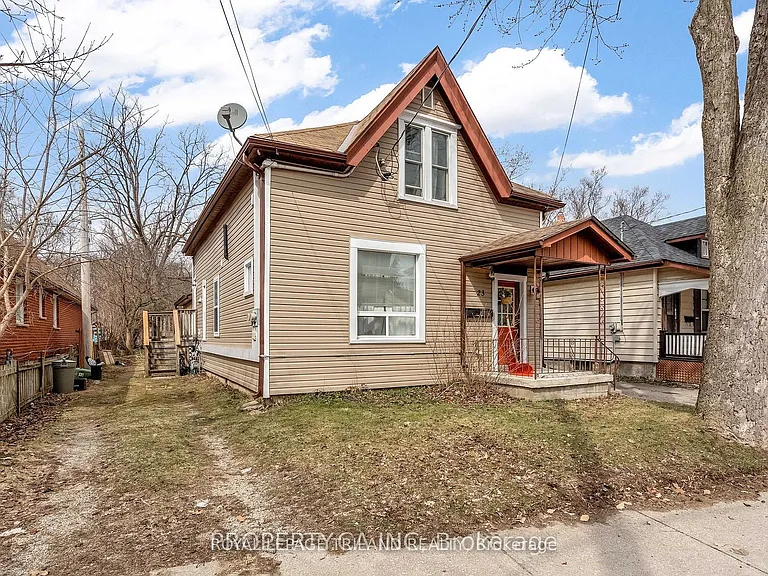 23 Saunby St #B — Photo 1