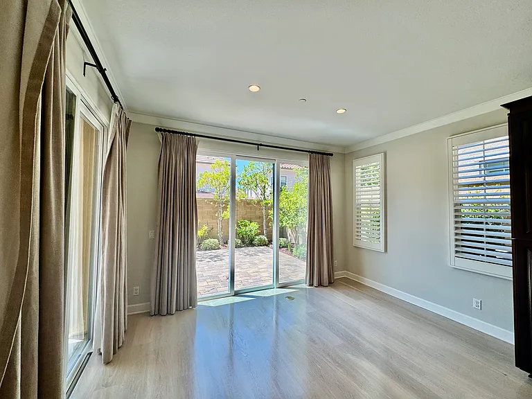 107 Omar — Photo 8