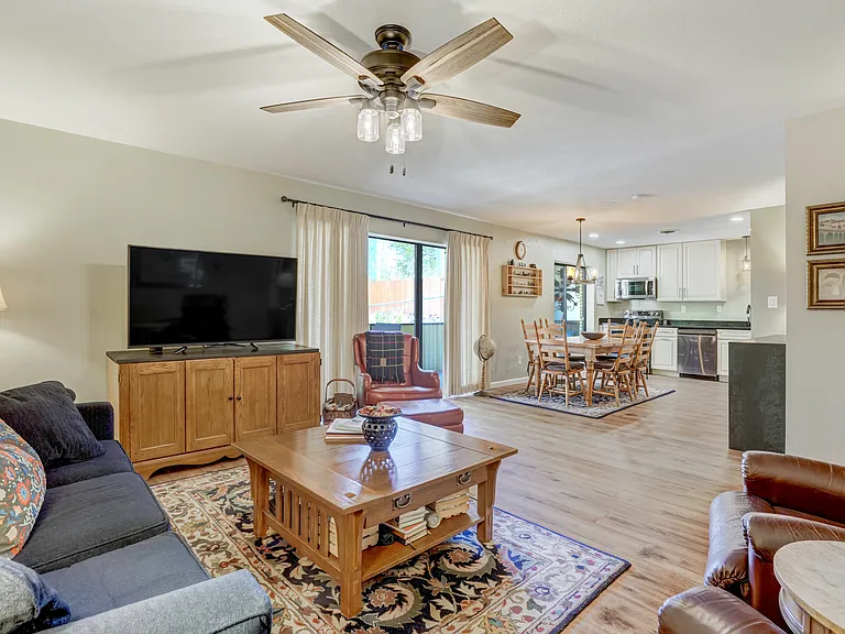 777 Saturn Dr #312 — Photo 2