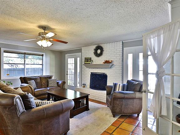 4th image of 3334 Ward Dr
