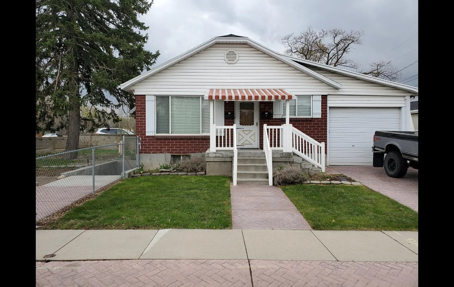 684 E Leland Ave S — Photo 1