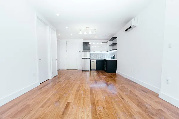 Rented by Nooklyn NYC LLC | media 69