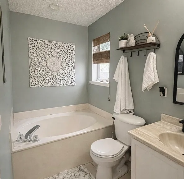 3376 International Village Dr W — Photo 12