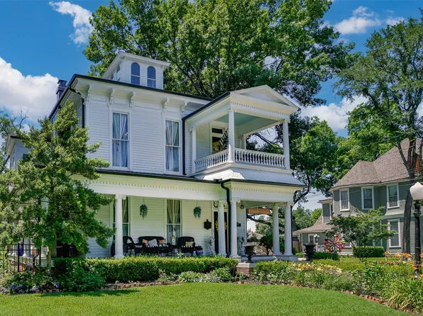 319 S Denton St, Gainesville, TX 76240