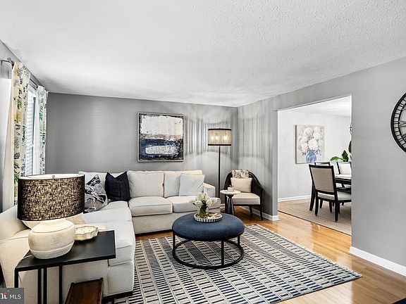 4th image of 39 Lady Diana Cir