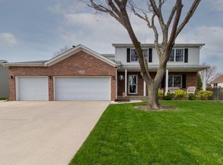 1218 Windsor Dr, Normal, IL 61761
