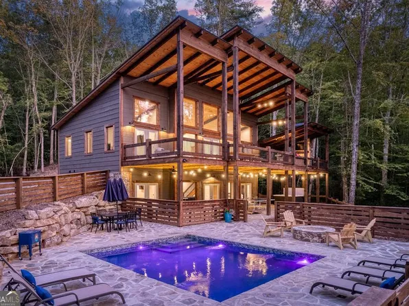 368 Dana Rd, Mineral Bluff, GA 30559