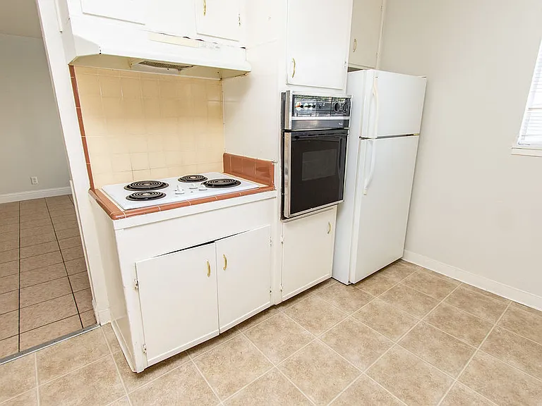 121 Starr Ave #C — Photo 5