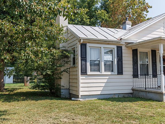 3rd image of 1834 Magnolia Ave