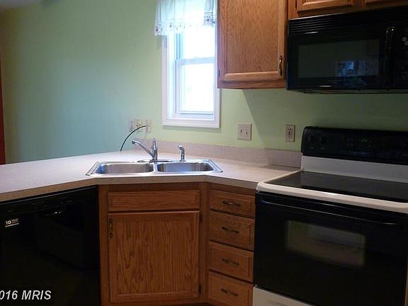4th image of 11493 Nicole Dr