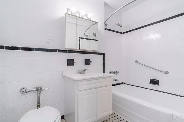 Rented by Hecht Group | media 20
