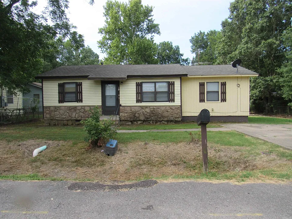 613 Hamburg St