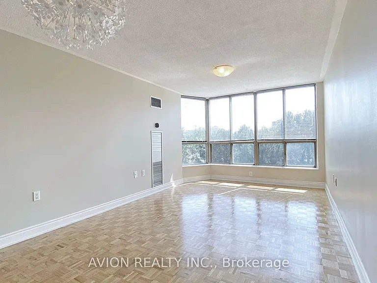1110 Walden Cir #504 — Photo 4