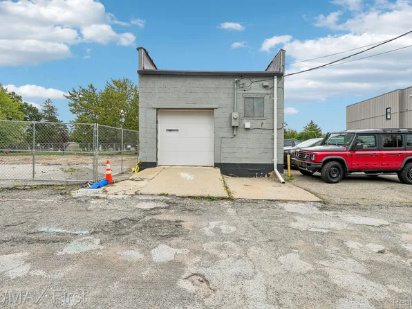 1213 N Main St, Royal Oak, MI 48067