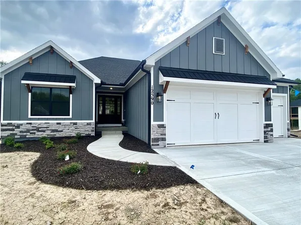 12590 NW Bittersweet Dr, Platte City, MO 64079
