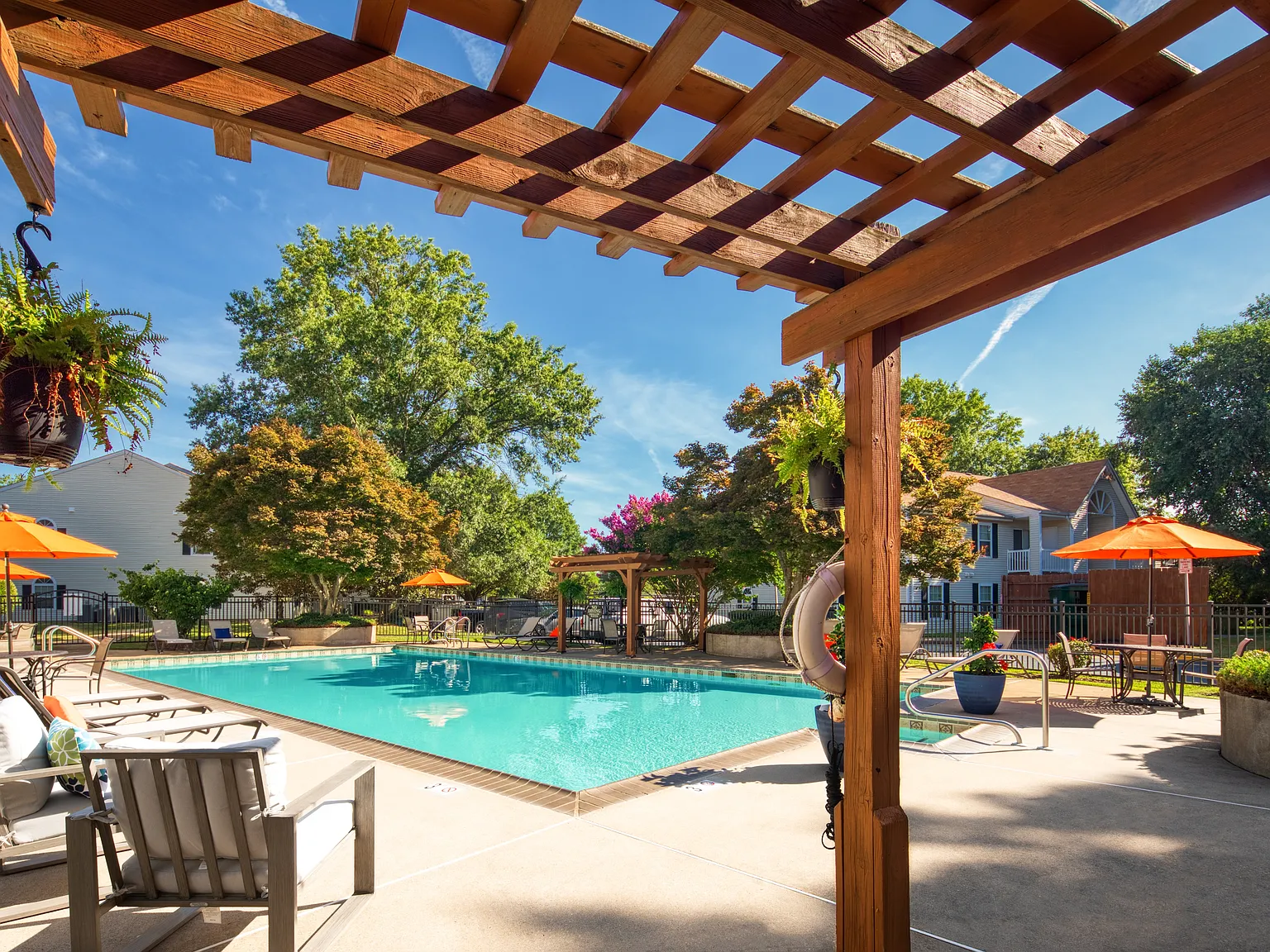 Pembroke Crossing Apartments (825 Crossing Court #103, Virginia Beach, VA 23455) — Photo 1