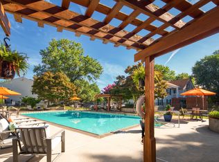 Pembroke Crossing Apartments (825 Crossing Court #103, Virginia Beach, VA 23455), Virginia Beach, VA 23455