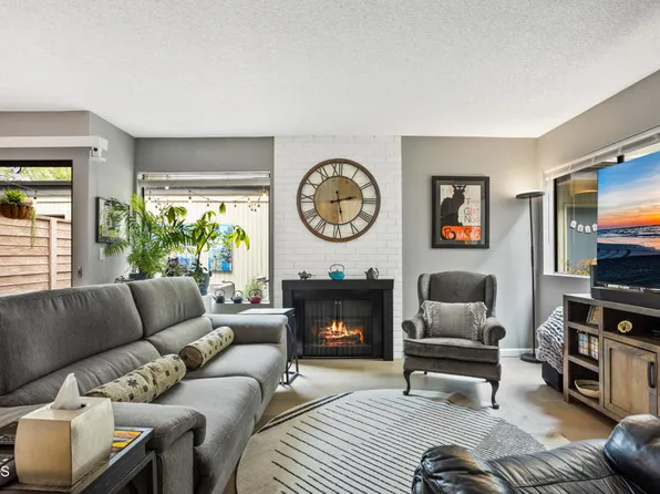 446 Rosemont Ave, Pasadena, CA 91103