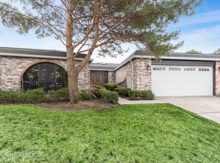 4542 Lindenwood Ln, Northbrook, IL 60062