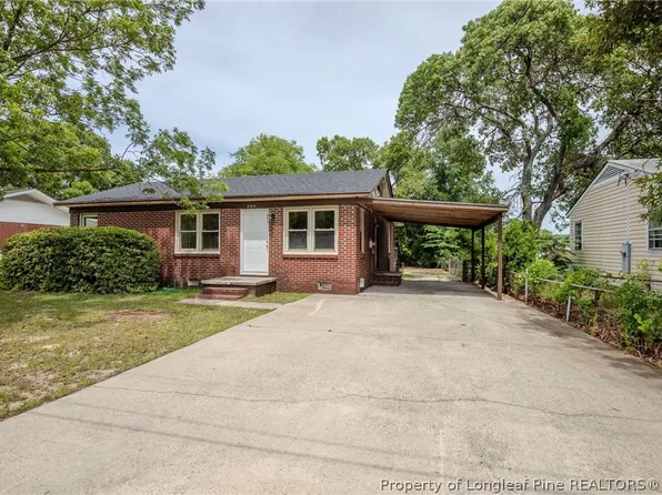 205 S 7th St, Spring Lake, NC 28390