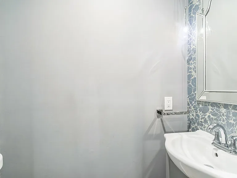 1153 N Hancock St — Photo 21