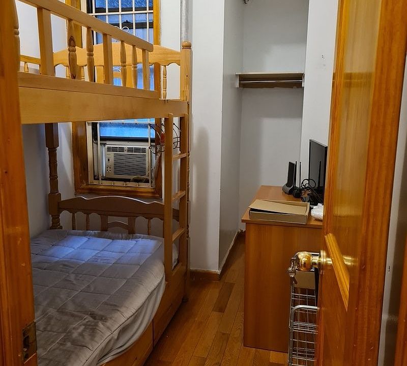 1st image of 120 Elizabeth St #2
