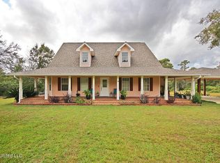 10269 Lake Breeze Ln, Pass Christian, MS 39571