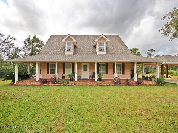 10269 Lake Breeze Ln, Pass Christian, MS 39571