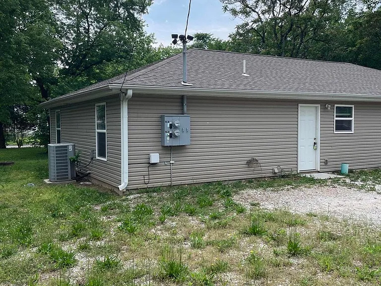 720 S Jackson Ave — Photo 8