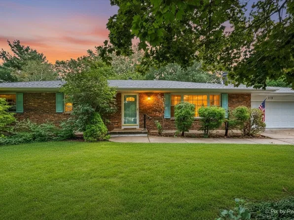 318 Blackberry Ln, Yorkville, IL 60560