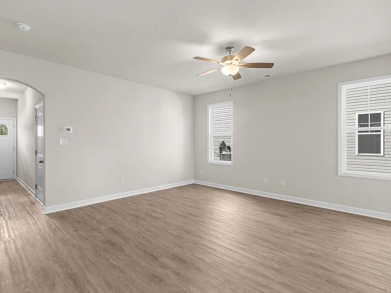 2033 Folkstone Woods Ln — Photo 5
