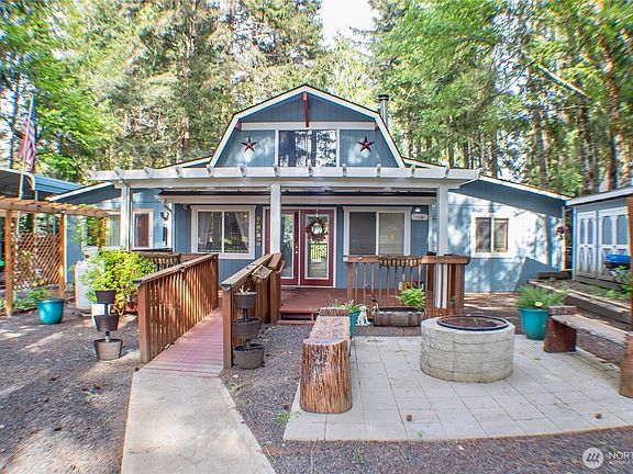 4th image of 1130 E Timberlake Drive