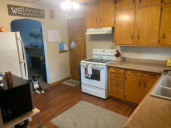 3rd image of 216 S Wood St