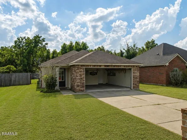 105 Sunny Oak Trl, Carencro, LA 70520