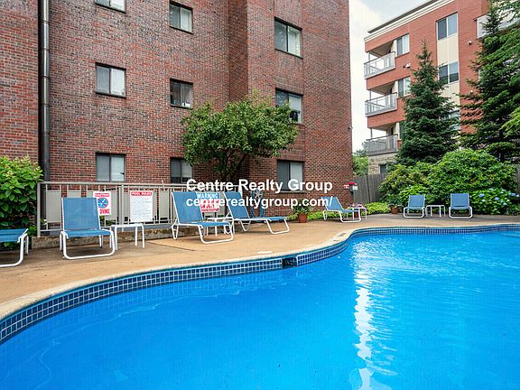 5th image of 320 Hammond Pond Pkwy APT 204