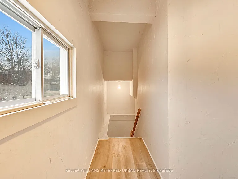 66 Dunlop St W — Photo 5