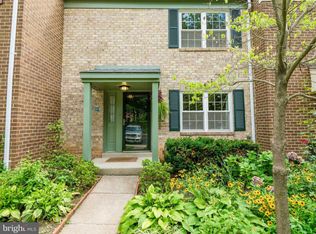 2245 Gunsmith Sq, Reston, VA 20191