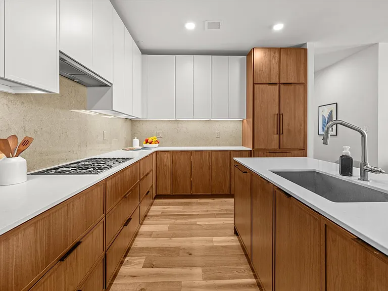 566 Columbus Ave #506 — Photo 9
